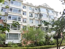 一 楼,4 室 ,光 线 好。诚 意 出 售