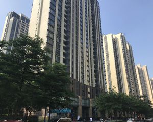 保利中汇花园 靓装高层4房 南向看花园