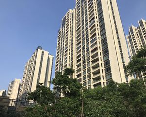 保利中汇花园4房2厅 北望摩天轮、南向主阳台,半装修