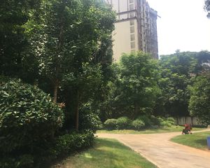 好房出售,户型周正,地铁站700米,交通便利