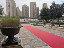 瓦良格叠墅东端户带露台带北向40平院子和独立车库