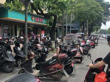 莱茵花园小三房,。园内环境安静,绿化多