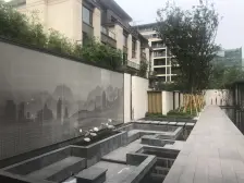 商圈洋房大顶跃,带露台120平,屋顶花园80平