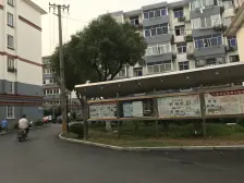 地铁口,配套全, 好楼层, 诚意出售