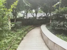 轻 轨 站新牌坊 廊桥式花园 跃层户型 中庭很安静