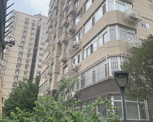 中直5号院3室1厅西北