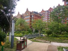 房子是一楼活院精装修带储藏室车位硕园B区