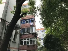 一梯三户,大两房,环境优美,居家装修,诚意出售