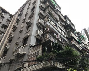 隆城大厦采光好,全明屋,装修保养好,位置安静空气好