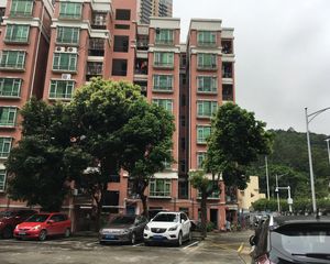 此房满五唯一,过户费用少,户型方正,地铁口