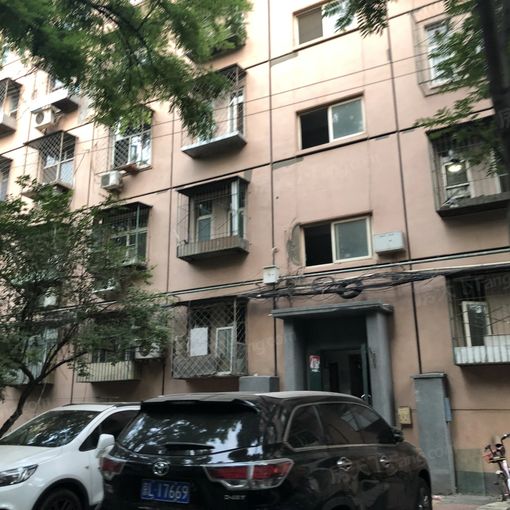 新源里西小区2室1厅1卫南北朝向8000.00元/月出租