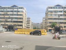 银都花园 邻校园 有车库 新精装 带家具家电拎包入住