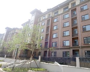 渤海路旁四中近 多层一楼带院子 前方无遮挡