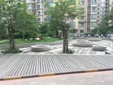 豪 华装修,临河观景,中 央空调,改装的地暖