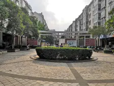 鑫苑都市领地 一楼有小花园 三室 诚心出售