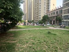 龙腾国际三室精装修可拎包入住有证可分期
