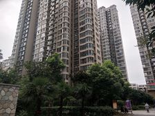 金域蓝湾,精装修,三室两厅135平方,有车位