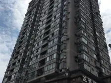 鲤鱼池地铁站 永辉旁 万丰花园大两室 中间楼层