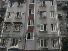 一楼带院子,全明户型,拎包入住,有院子