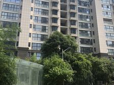 城南香苑西园精装顶楼复式户型方正采光好