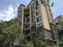 纯洋房小区+带花园20平+地下室80平+交通方便