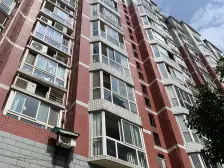 正规三房,离石桥铺商圈及轻轨站200米,交通配套好