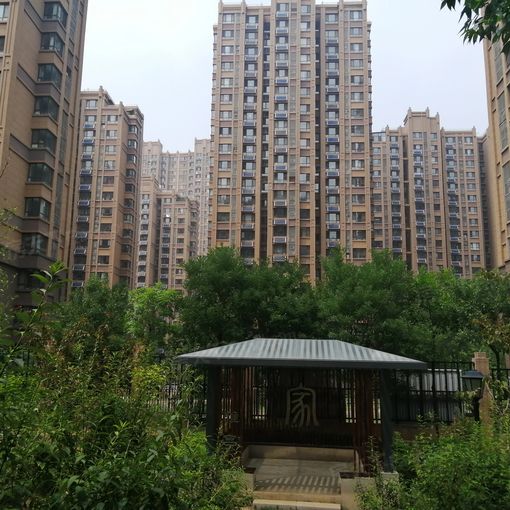 泉景天沅和园雅园2室2厅2卫南北朝向3500.00元/月出租