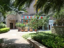 正规两房拎包入住,精装修看中庭,靠进大门口出入方便