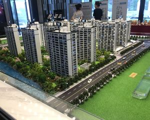 两湖边地铁口,中天观樾房东诚心出售,看房方便