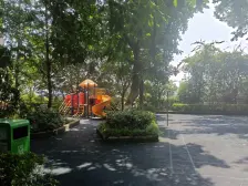 南滨路,一室一厅,带外阳台,楼下就是公园