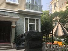 万达旁八菱华庄别墅装修好看房方便诚心出售!