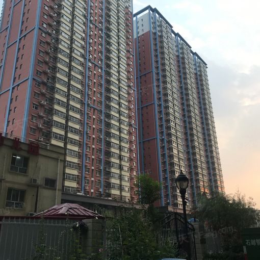 龙海南苑2室2厅1卫北朝向800.00元/月出租
