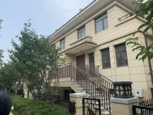 300万装修精装未住五层有院子有露台带三个地下车位