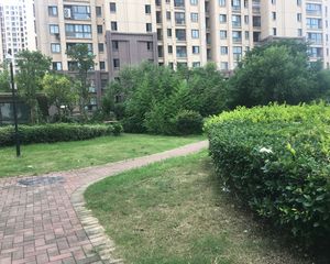 主卧朝南,环境优美,居家装修,诚意出售
