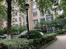 格局通透大一房,中间楼层采光好,业主诚意卖