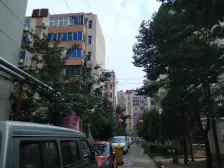 6号地铁口,中间楼层,房子比较干净,拎包入住