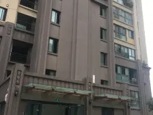 电梯房,主卧朝南,小户型,交通便利