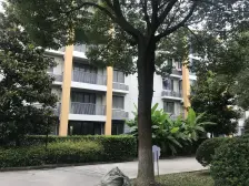 近地铁+房龄新+适合自己装修+带阁楼+随时看+价格可谈