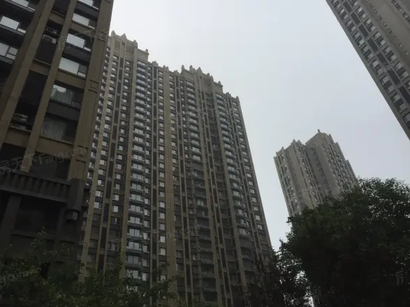 绿地新里卢浮公馆