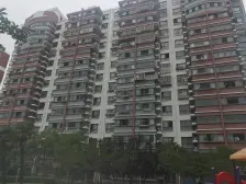 小区靠河 边套大三房 近地铁口