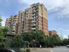 电梯大三房 飞机户型 毛坯清爽的很 有钥匙随时看