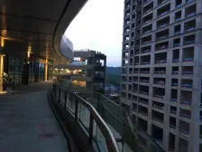 照母山爱情海旁精装联排别墅 装修保持新带双车位