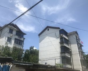 花园新村 二楼 户型好 阳光好 房东诚心出售