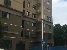 13号线华鹏路地铁口,南北通透,闹中取静