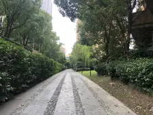 四房两厅三卫户型,带产权车位,位置好+采光不挡