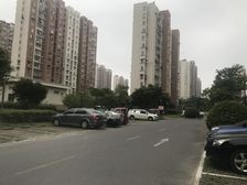 三开间朝南,电梯高层,双轨交,看房方便有钥匙