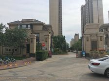 一楼带院带地下装修好采光好