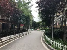 此房在在轻轨站旁,精装的两房,看房方便 随时看房