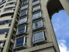 电梯中区 不含产权车位 南北通透 看房随时 业主诚售