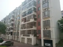 江铃底特律新城 南北通透,采光好 装修好,环镜优美 视野好,诚心出售